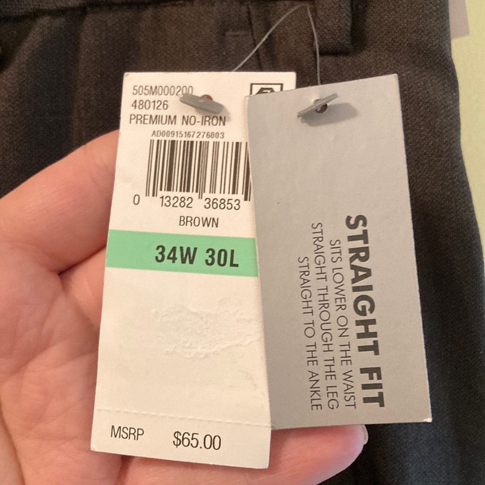 NWT-Size 34/30 VanHeusen Flat Front Dress Pants.